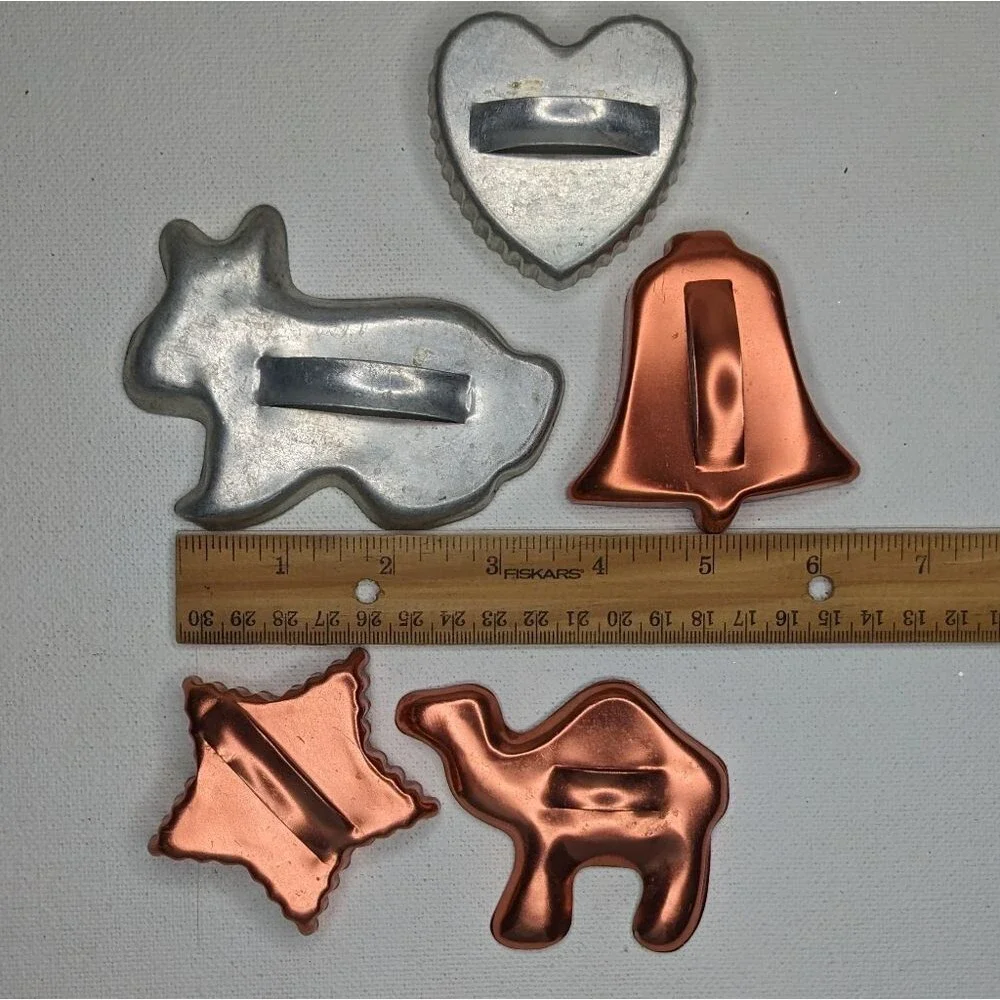 Vintage cookie cutters total of 5